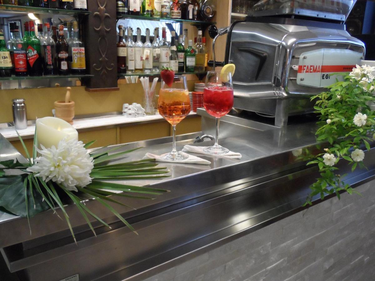 Hotel Selene Milano Marittima Buitenkant foto